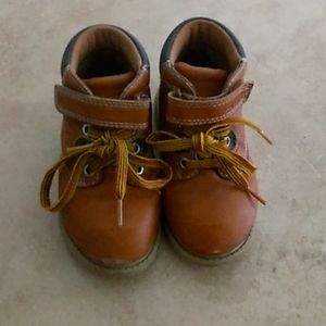 Toddler Boys brown boots size 10